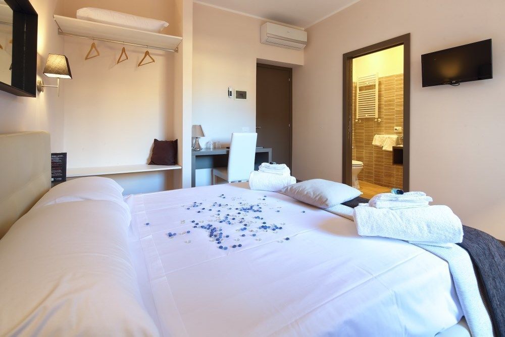 Colosseum Residence Rome Bagian luar foto